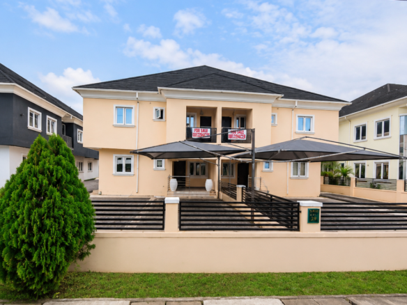Elegant 5-Bedroom Modern Duplex
